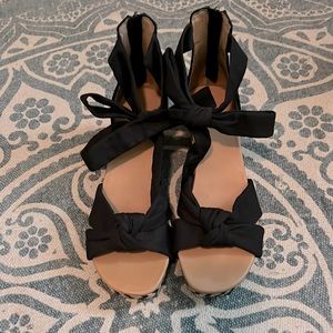 Ugg Yarrow Wedge Heels Size 9